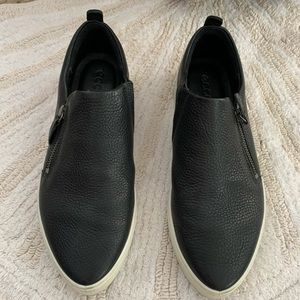 Women’s Ecco black leather shoes